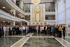 120 супрацоўнікаў арганізацый Дзяржстандарту на чале са старшынёй камітэта Аленай Маргуновай наведалі сёння Палац Незалежнасці